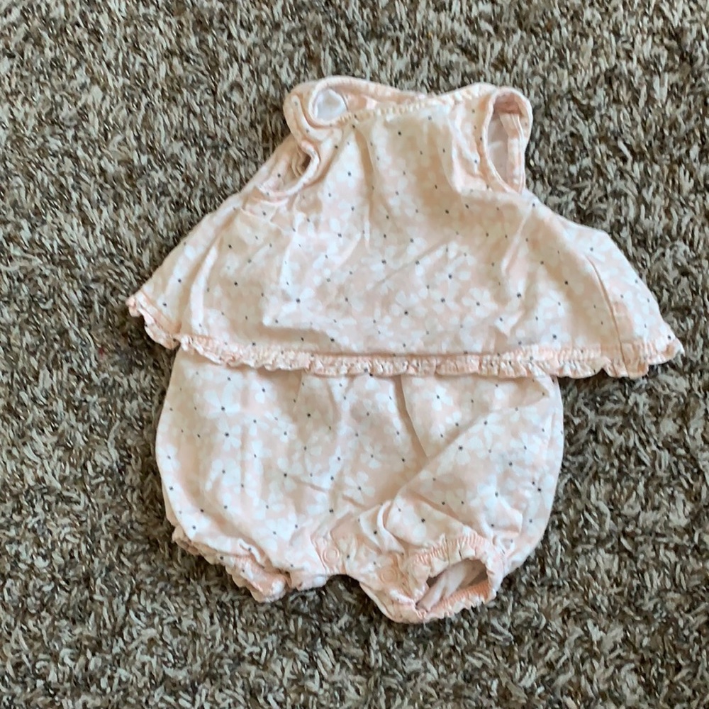 Carter’s baby one piece . Size 3 months.